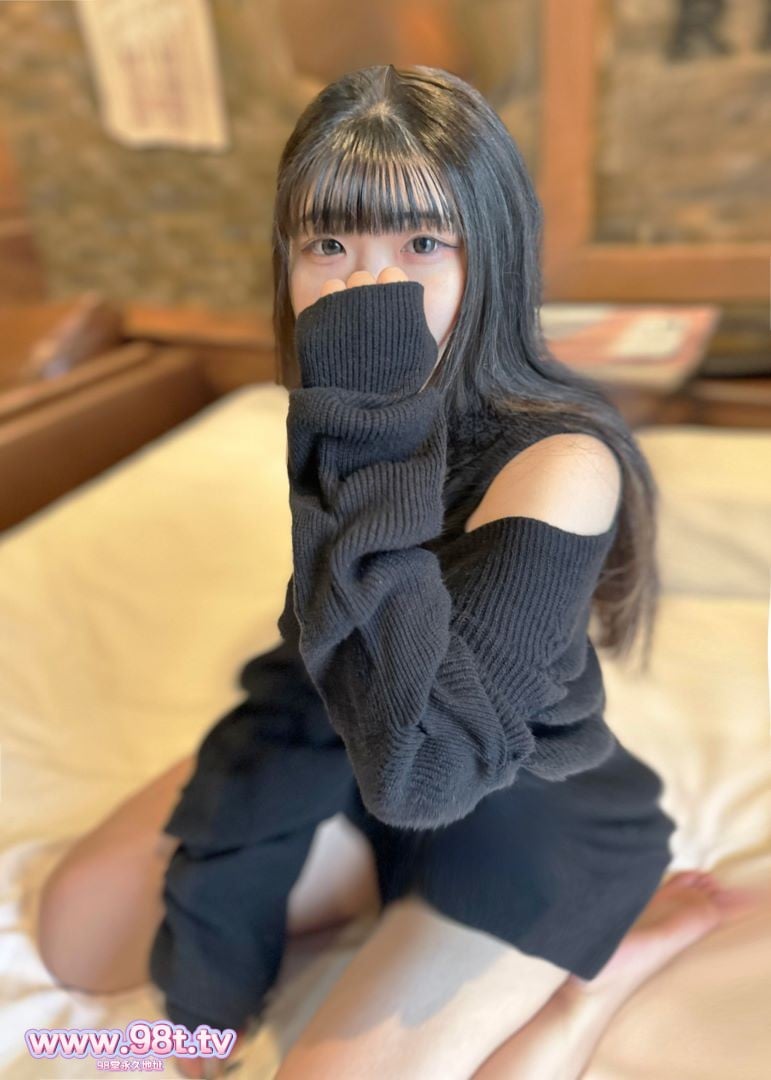 FC2PPV-4739501- 【20歳白肌美乳専門生】マンぐり返し羞恥プレイ「恥ずかしいです...」封面图