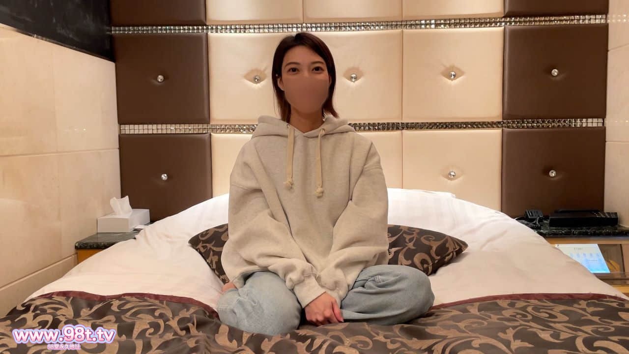 FC2PPV-4791844- 【完全顔出し】美人看護師28歳。終わらないねちっこい前戯に腰を跳ね上げイカされて封面图