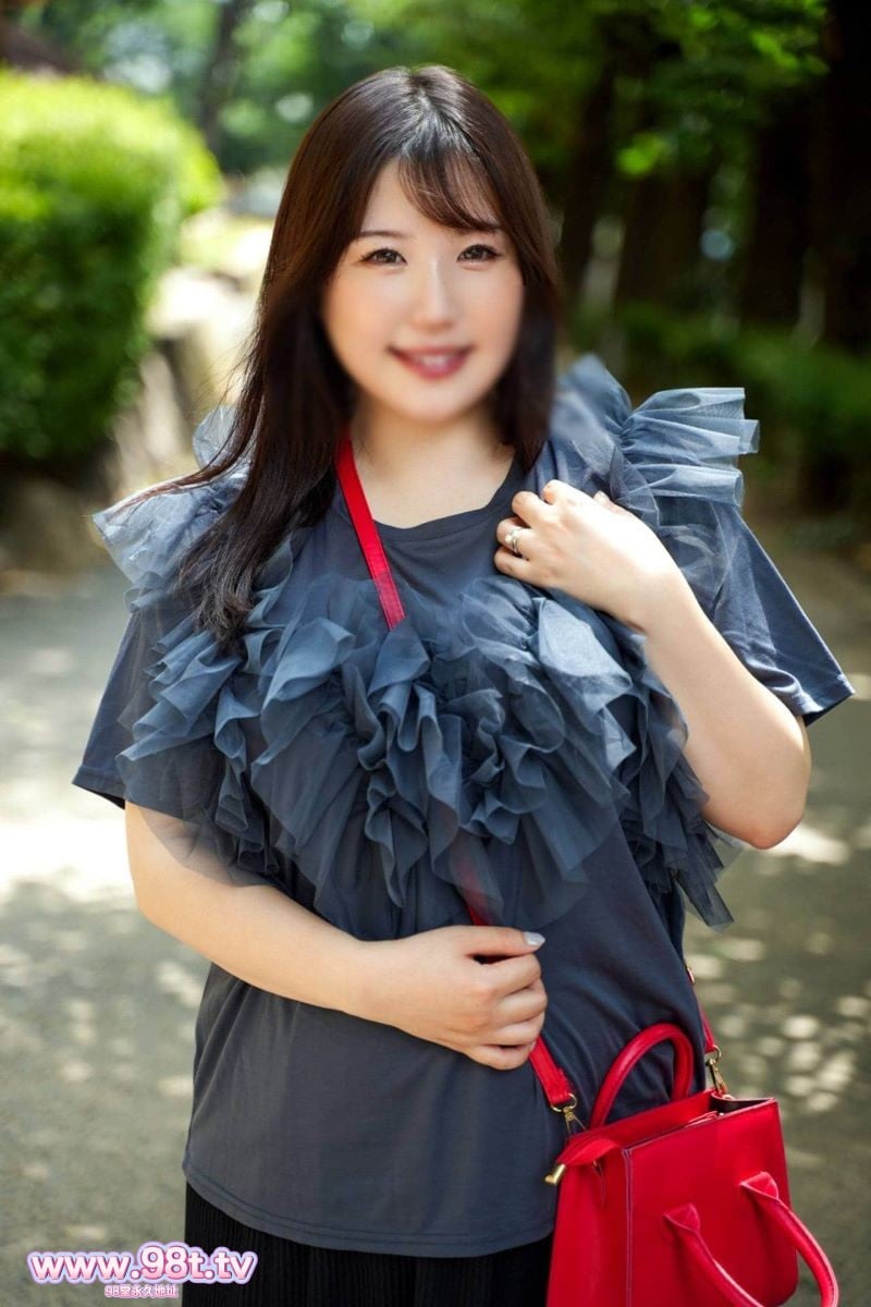 FC2PPV-4802703- 出産後に性欲が増大してヤリマン化した爆乳*。手当たり次第に色んな男とヤリま封面图